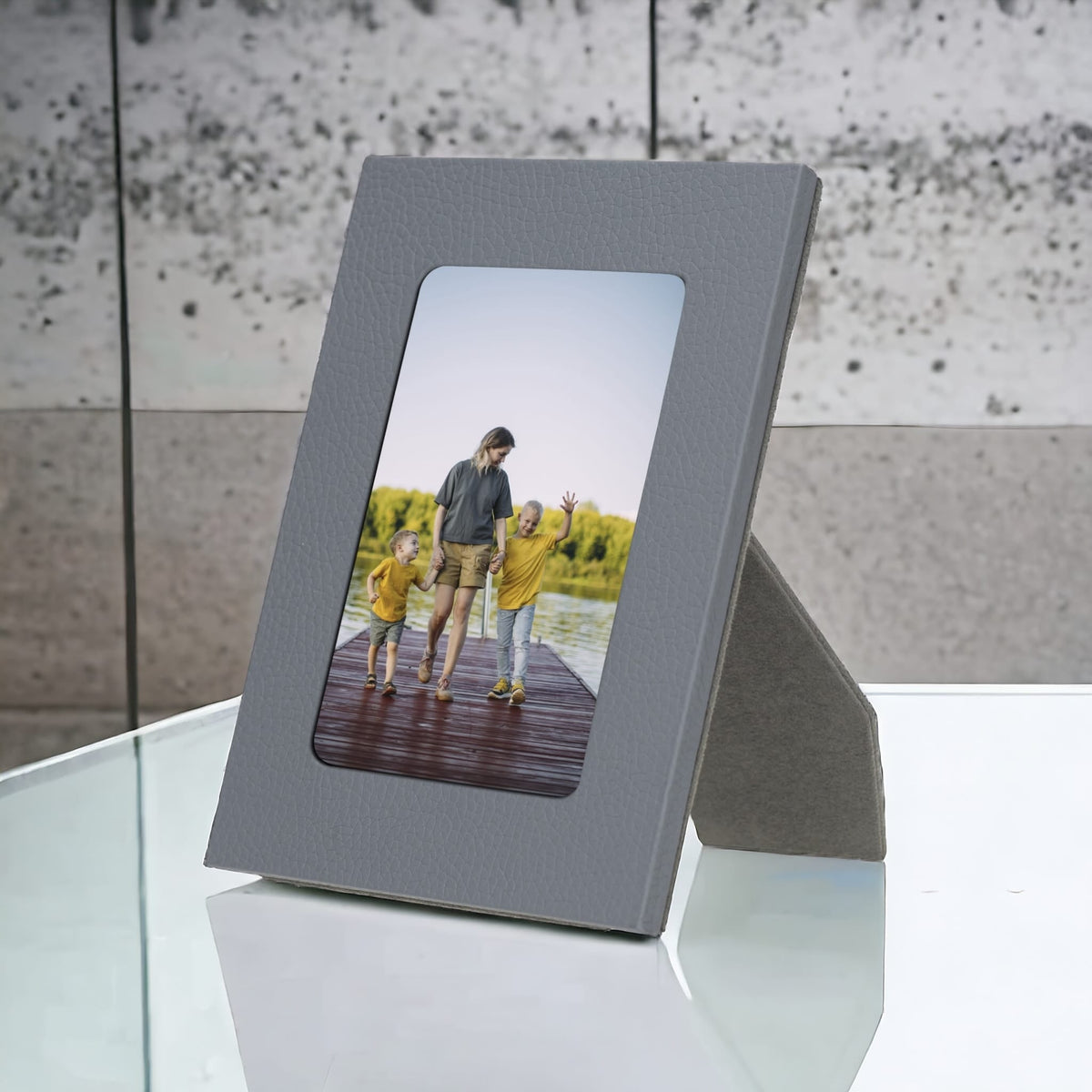 Leather Desktop Photo Frame 22x17cm frame for 15x10cm photos (8.6x6.6inch frame for 5.9x3.9inch photos)