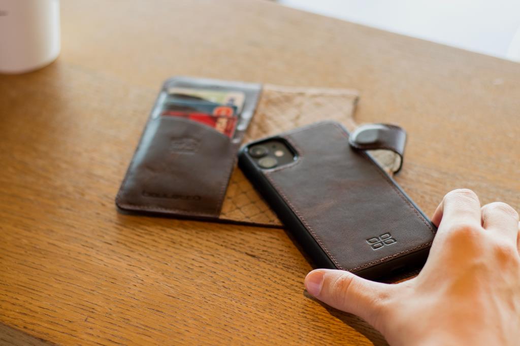 Samsung Galaxy S21 Leather Wallet Case